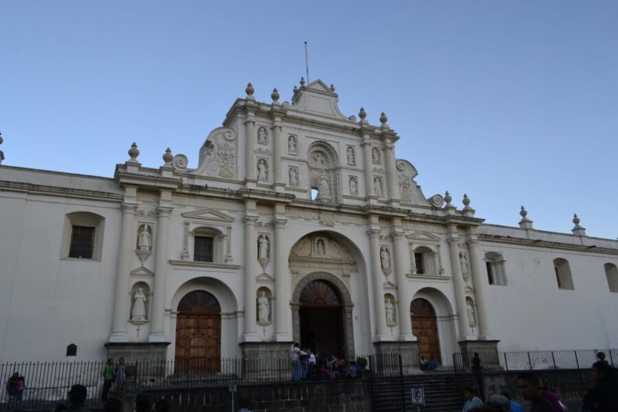 Antigua Guatemala: Morning Tour from Guatemala City - La Unión Tank Laundry: Antigua’s Iconic Public Life