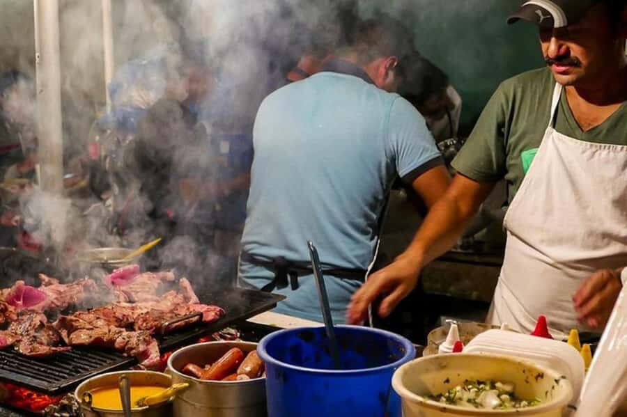 Antigua Local: Evening Street Food Tour with Dinner - The Mercado Municipal stop: your food compass in real life