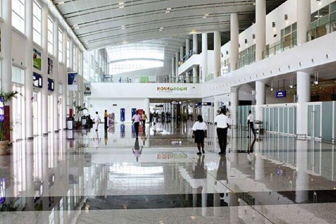 Antigua Roundtrip Airport Transfer - Shared Mini-Van: The Good Part and the Trade-Off