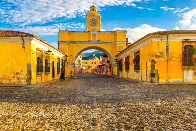 Antigua: The True Antiguan Experience with Lunch & Beverages - A private home in Antigua: 16th-century artifacts and village context
