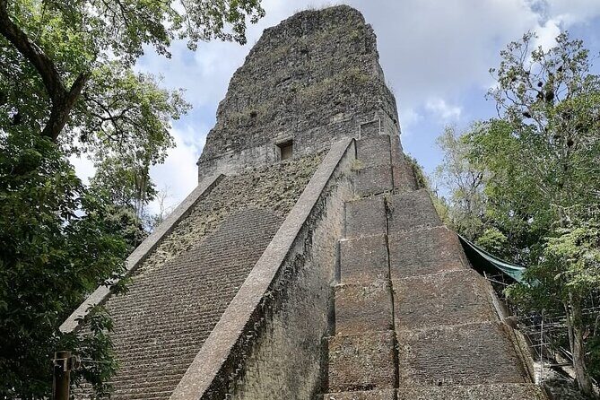Basic Tour to Tikal Includes Transportation and Guide Service - Great Plaza: the must-see core of Tikal