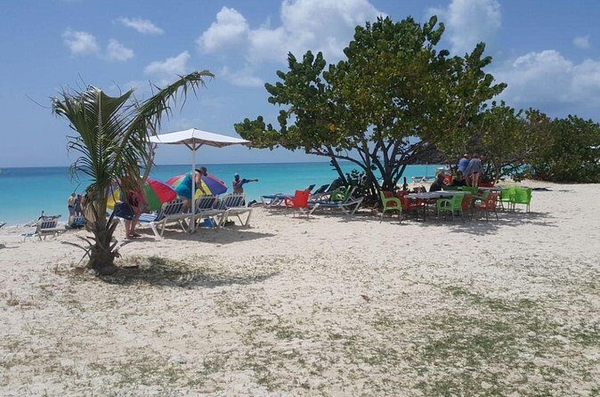 Classic Beach Break - Optional Water Sports and Cades Reef Snorkeling (Bring Cash)