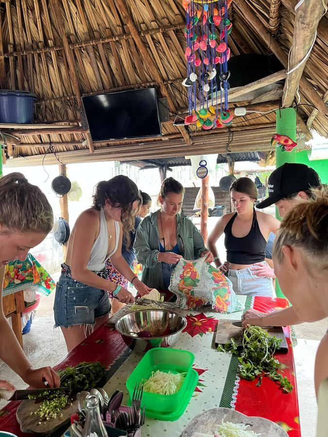 El Paredón: Traditional Cooking Class with a Local Family - The welcome and intro: more than a quick hello