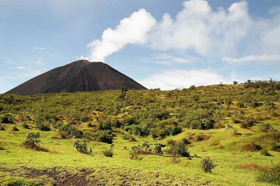 From Antigua: Pacaya Volcano Trek - What to bring for Pacaya: the simple list that prevents headaches