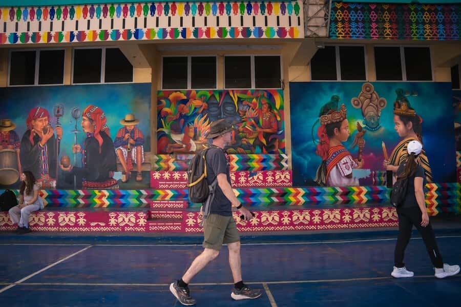 FROM ANTIGUA, ROUND TRIP: EXPLORING THE VILLAGES OF LAKE ATITLÁN. - A sunrise departure from Antigua that sets up the whole day