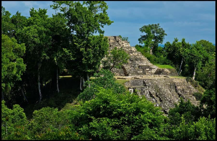 From Flores: 2-Day Tikal & Yaxhá Tour - Inside Tikal: temples, acropolis views, and why the “main route” is worth it