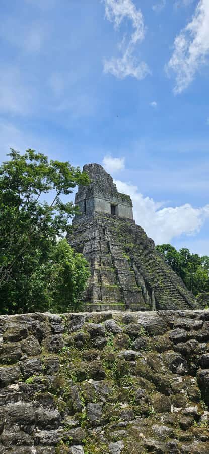 From Flores: Tour Tikal All Inclusive - Getting picked up in Flores (and why the exact sign matters)