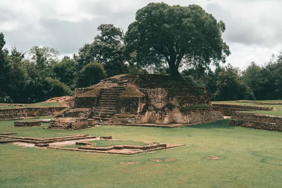 Iximche and Antigua Day Tour - Lunch in Antigua: Budget Time and Eat Like a Local