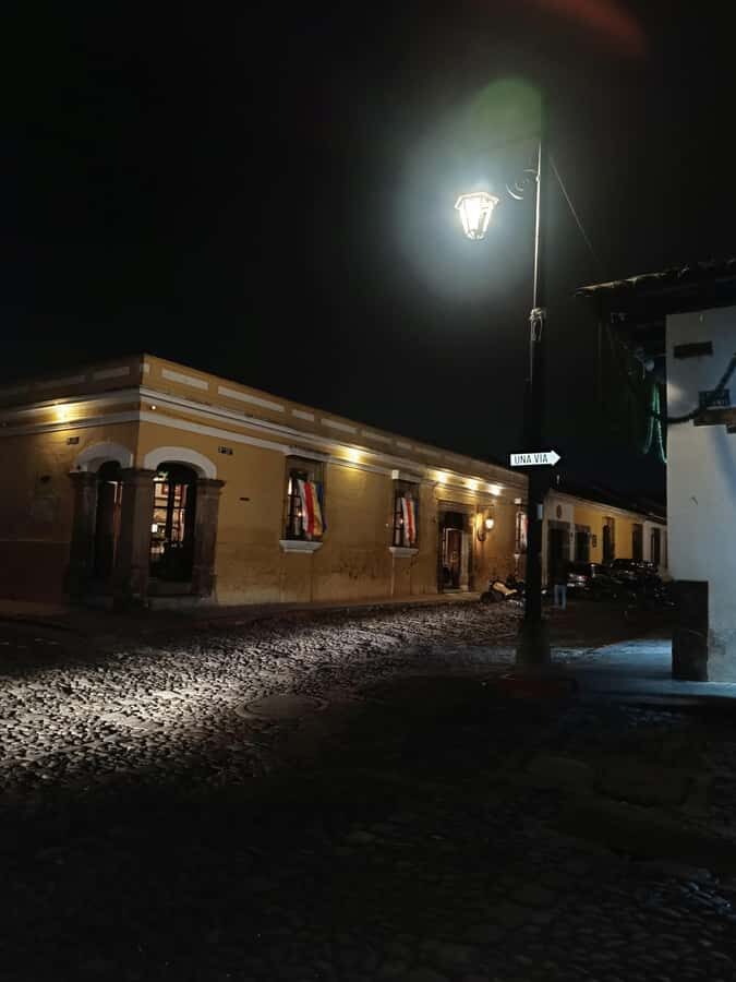 La Antigua Horror Stories Night Walking Tour - Stop focus: Iglesia de la Merced as your history cue