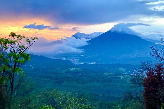 Pacaya Volcano Luxury Sunset Horseback Riding Tour/ Dinner Cooked by-Lava Chef - Meet your horses and cowboys before the ride