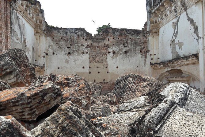 Private Walking tour of Antigua Guatemala - Stop 3: Catedral de San Jose ruins and the earthquake-preserved reality